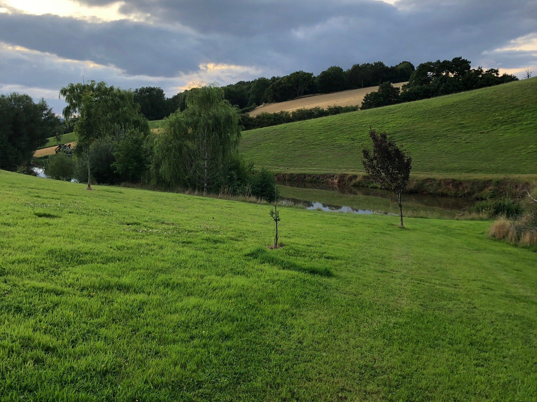 Old Hendre Farm主图
