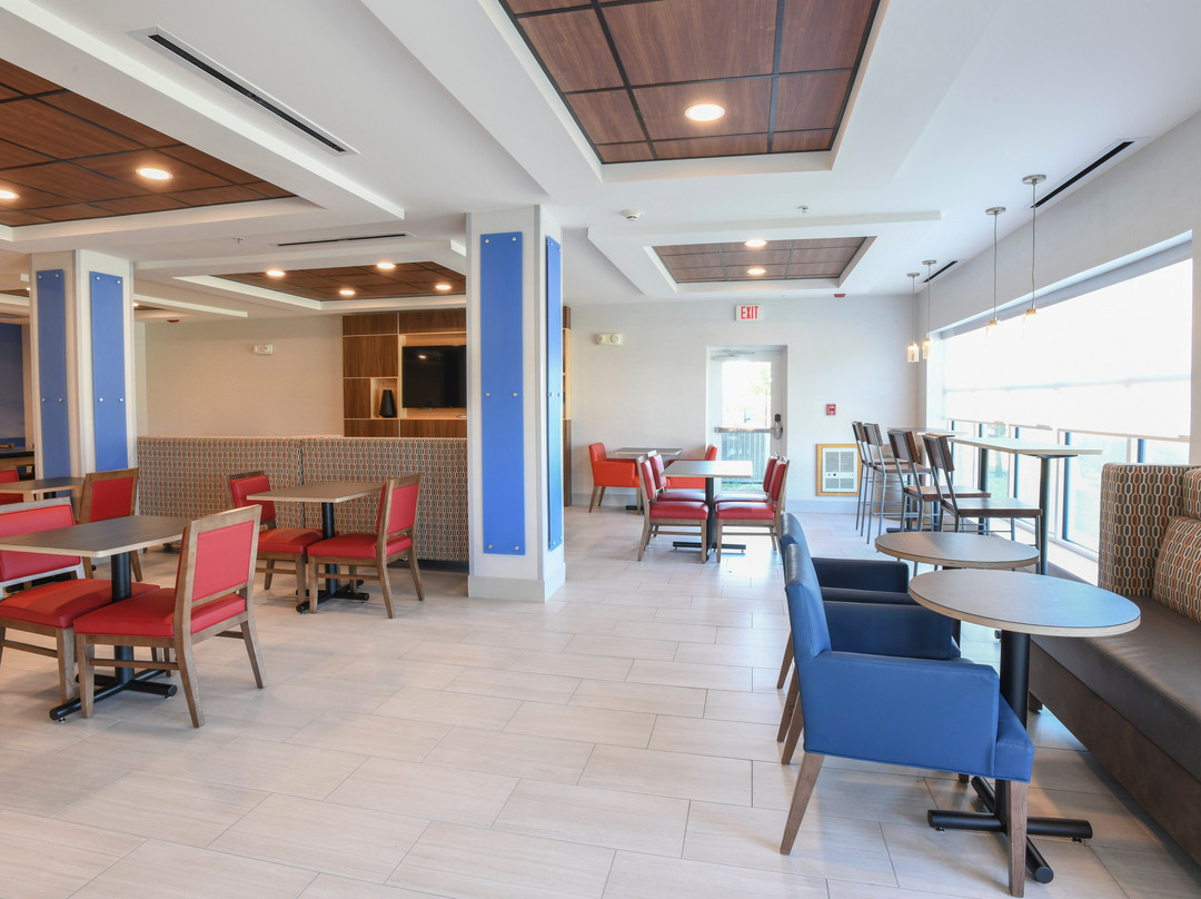 Holiday Inn Express & Suites Richwood - Cincinnati South by IHG主图