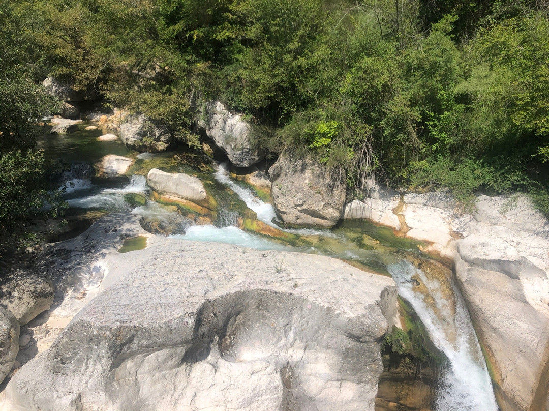 Cascades du Saut du Loup景点图片