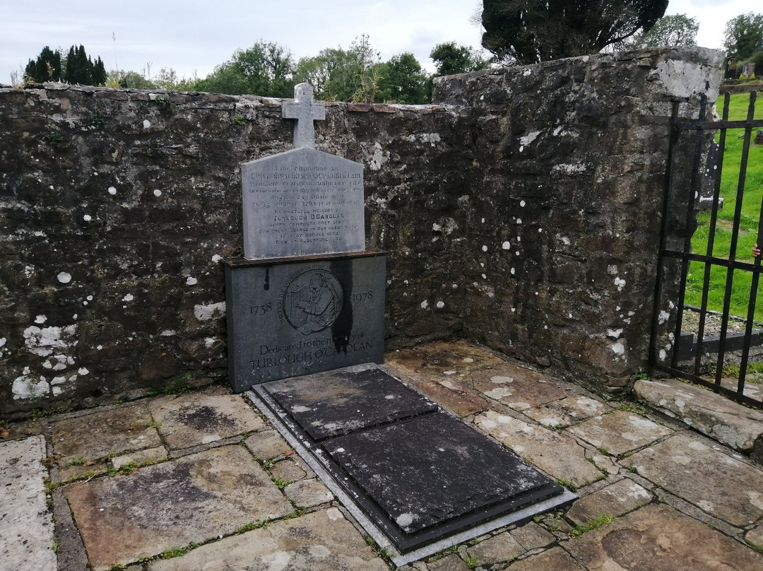 Kilronan Abbey, Turlough O'Carolan's grave, Irish Bard景点图片