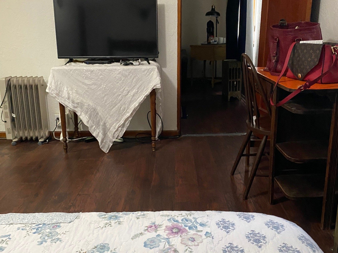 The Hotel & Shops主图