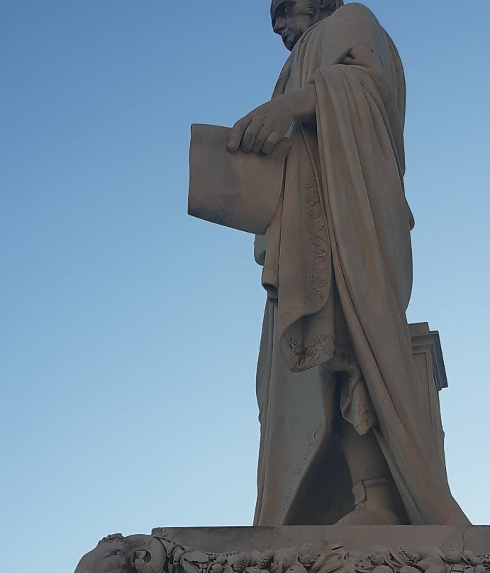 Monumento a Ferdinando III景点图片