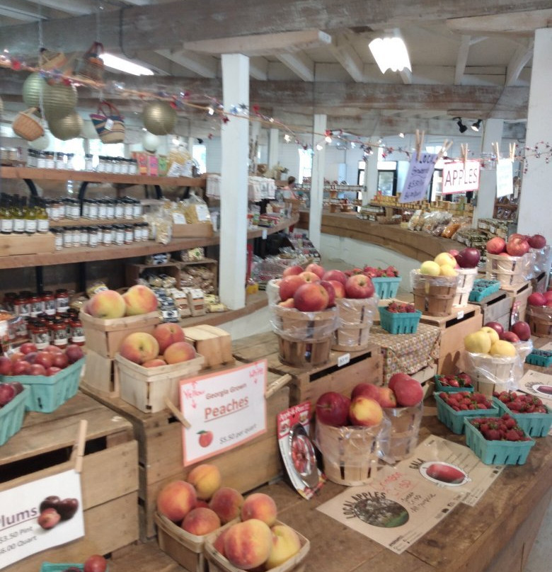 The Historic Round Barn & Farm Market景点图片