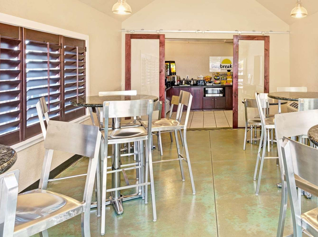 Days Inn by Wyndham Greeley主图