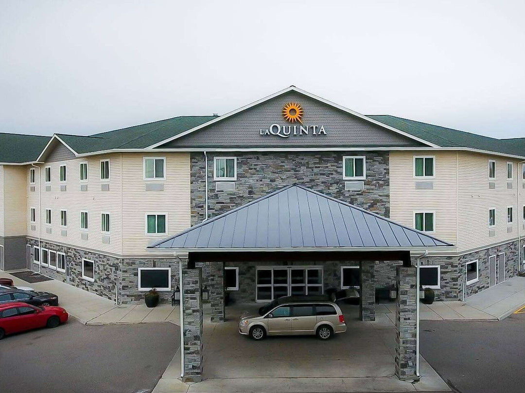 La Quinta Inn & Suites by Wyndham Fairbanks Airport主图