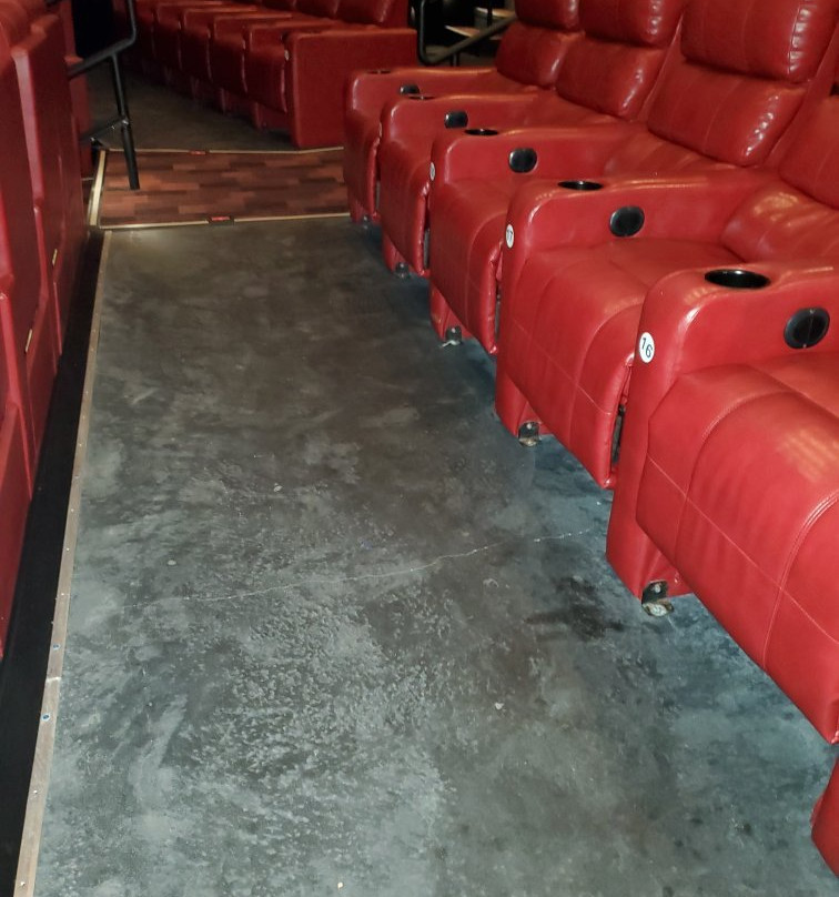 Xscape Theatres Riverview 14-Riverview必去景点