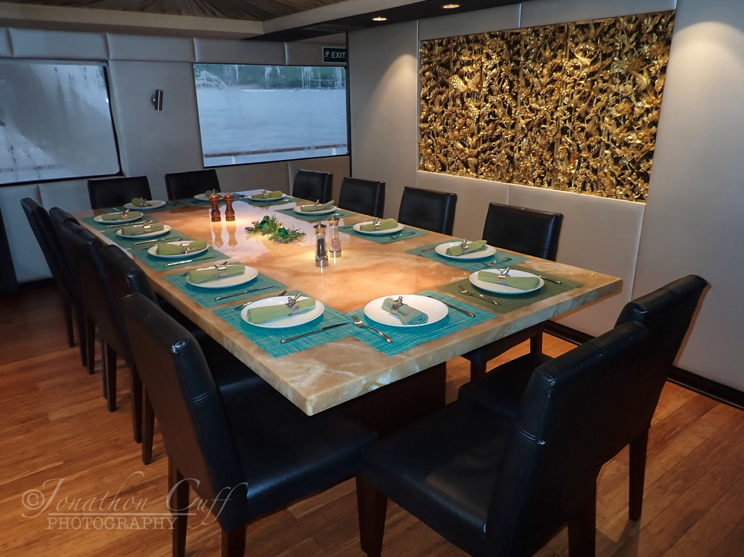 Luxury Yacht M/Y Passion-阿约拉港必去景点