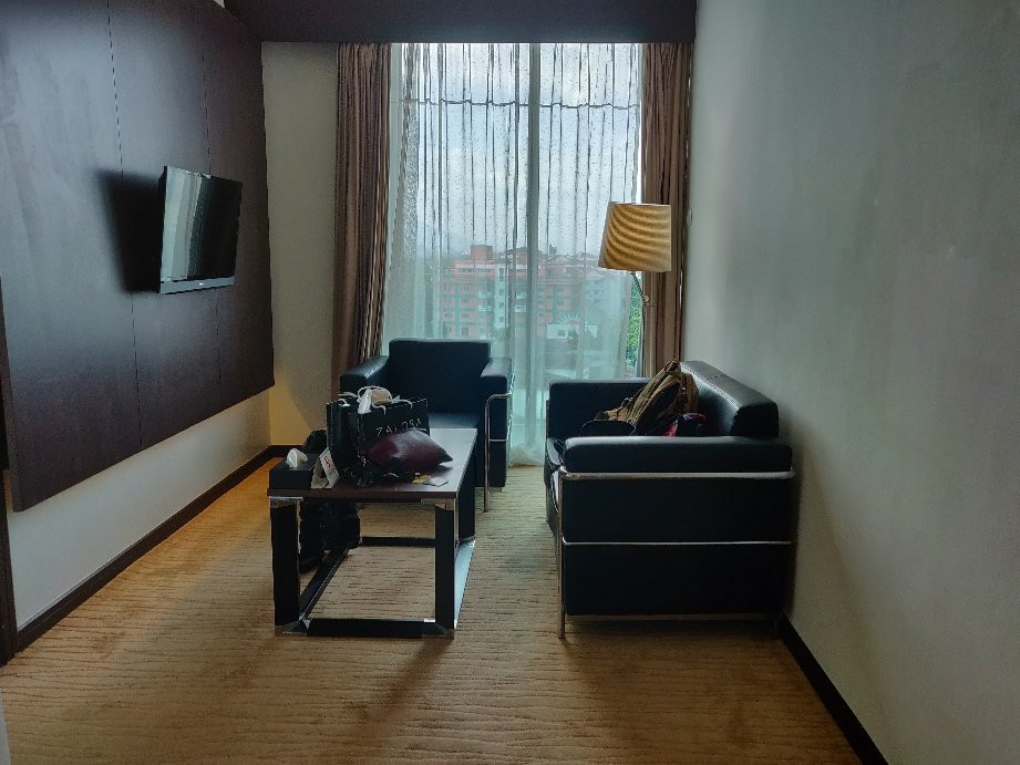 Symphony Suites Hotel主图