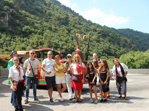 Day tour to Jeita Grotto-Harissa Cable car & Byblos Castle-朱拜勒必去景点