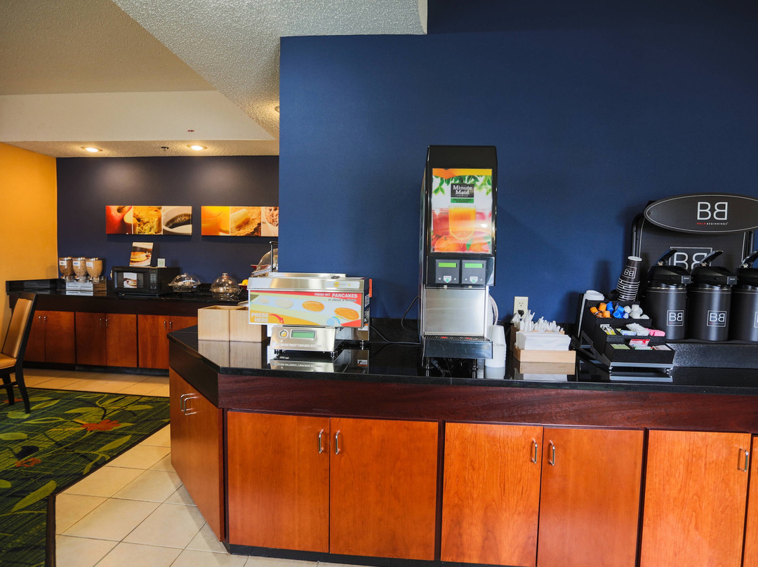 Comfort Inn & Suites主图