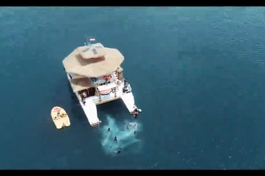 Karimunjawa Party Boat-卡里蒙加瓦必去景点