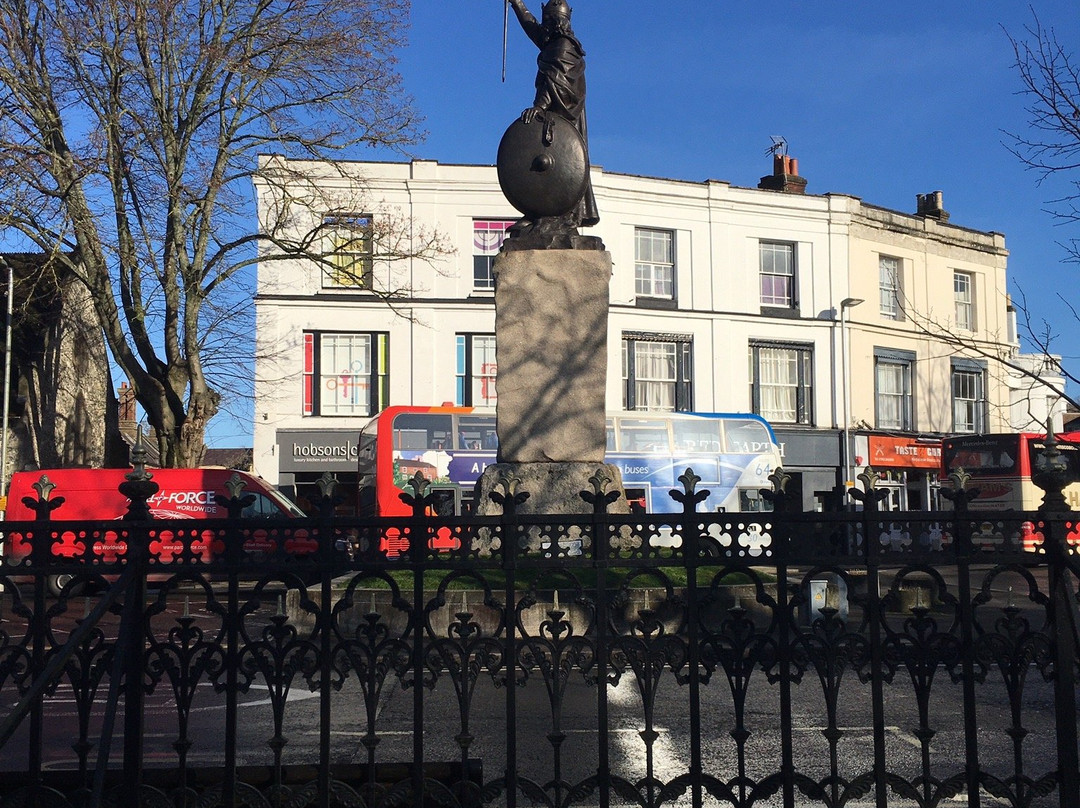 Statue of Alfred the Great景点图片