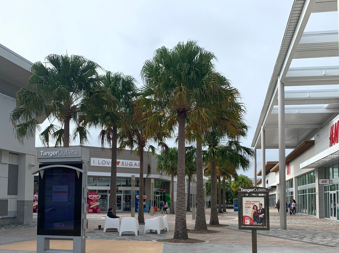 Tanger Outlets Daytona-代托纳比奇必去景点