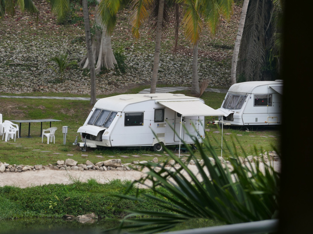 Brookside Valley Resort-罗勇必去景点