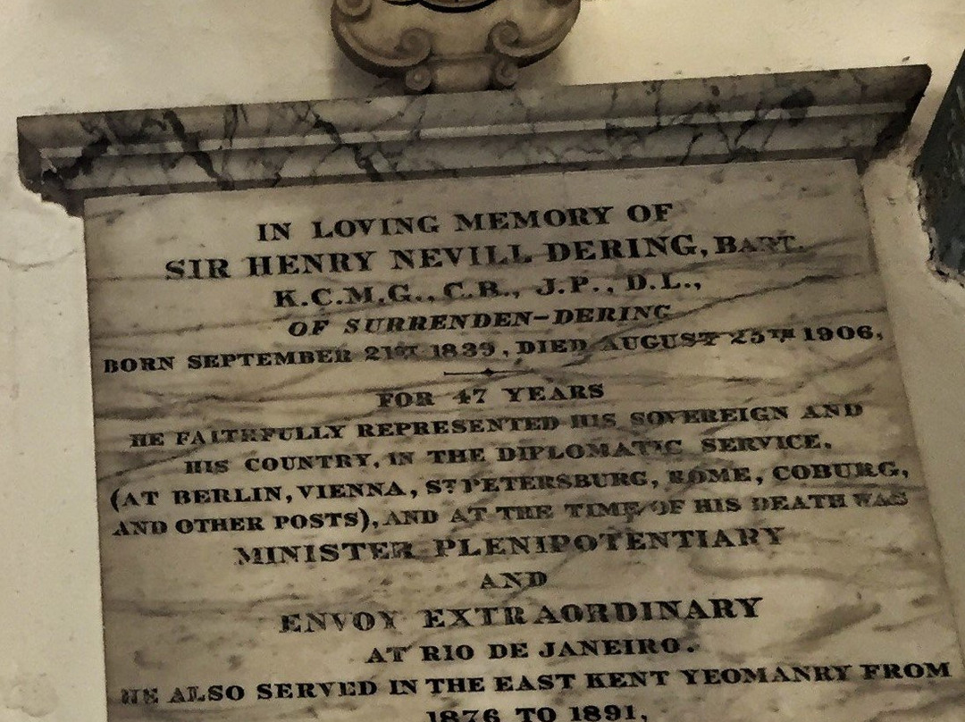 The Dering Chapel in Pluckley Church景点图片