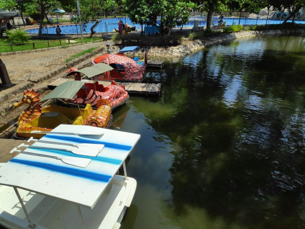 Ade Irma Suryani Waterland景点图片