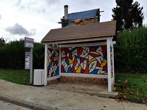 Fresque "Abri bus 1"-Compans必去景点