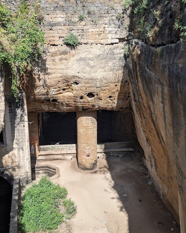 Navghan Kuvo-居那加德必去景点