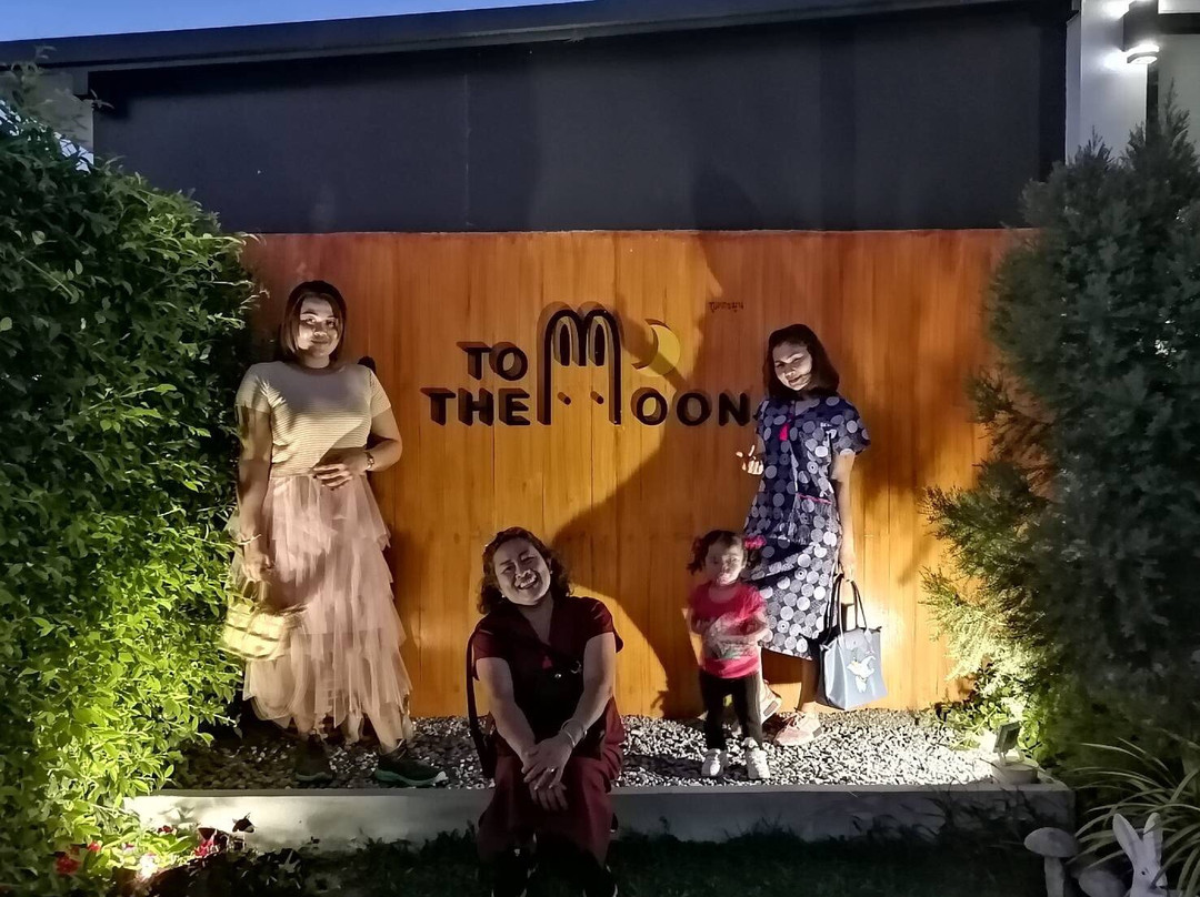 To the Moon Bed & Breakfast主图