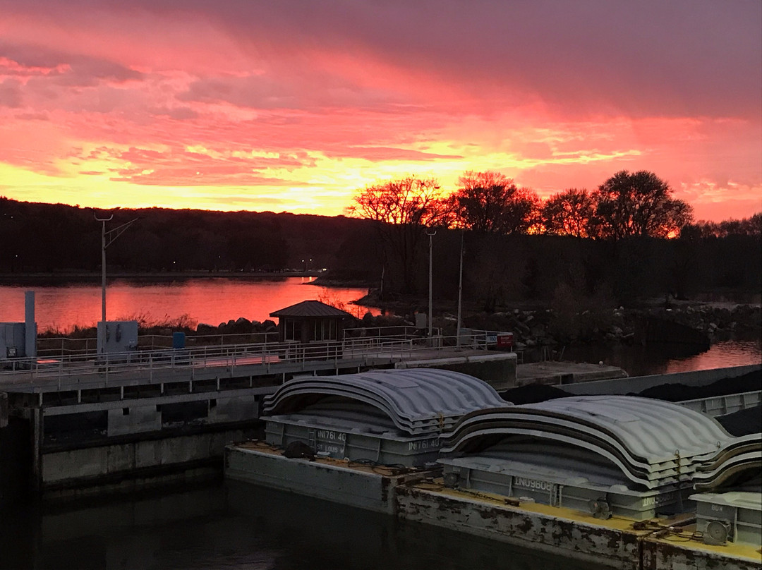 Illinois Waterway Visitor Center景点图片