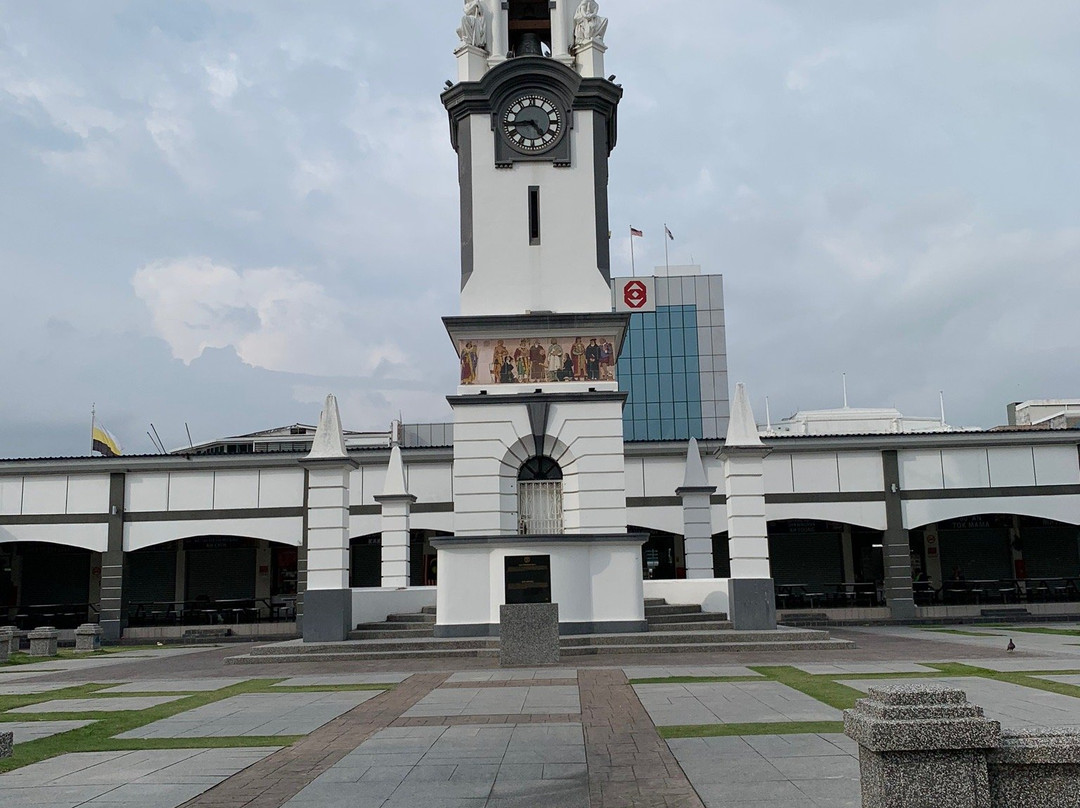 Birch Memorial Clock Tower景点图片