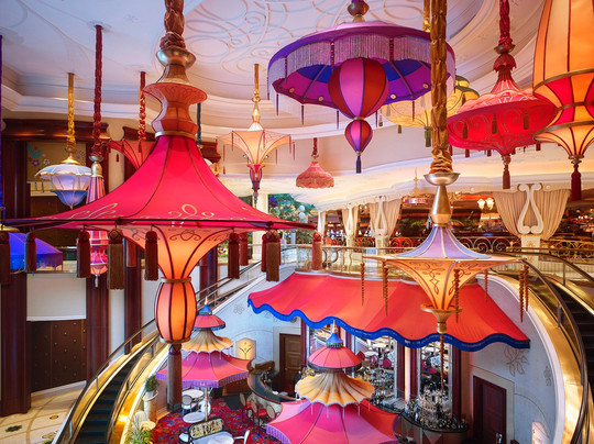 Overlook Lounge, Aperitifs & Spirits