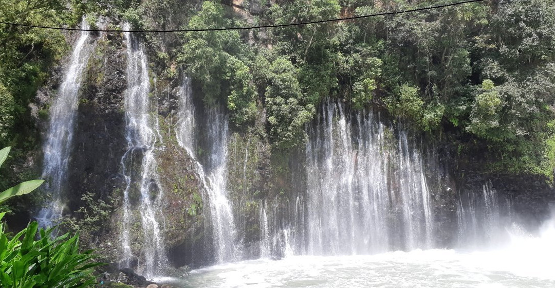 Cascada de la Tzararacua景点图片