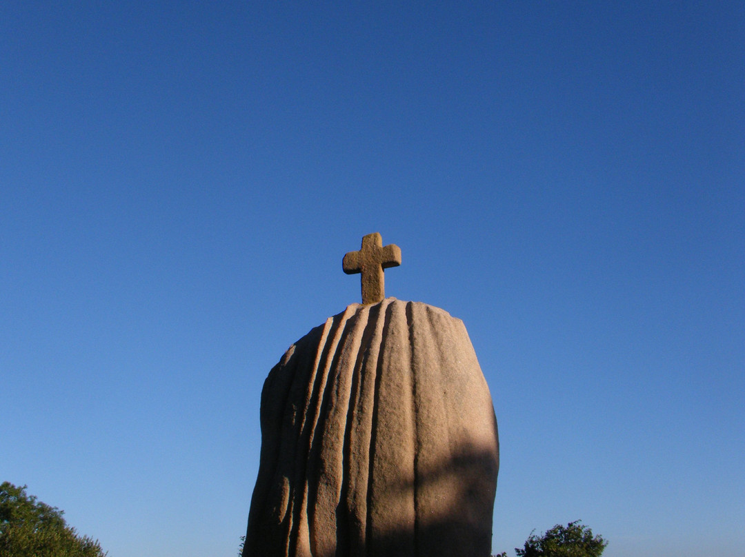 Menhir de Saint Uzec-Pleumeur Bodou必去景点