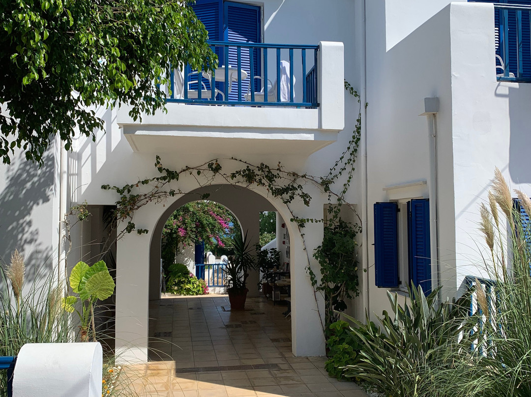 Astra Hotel Apartments主图