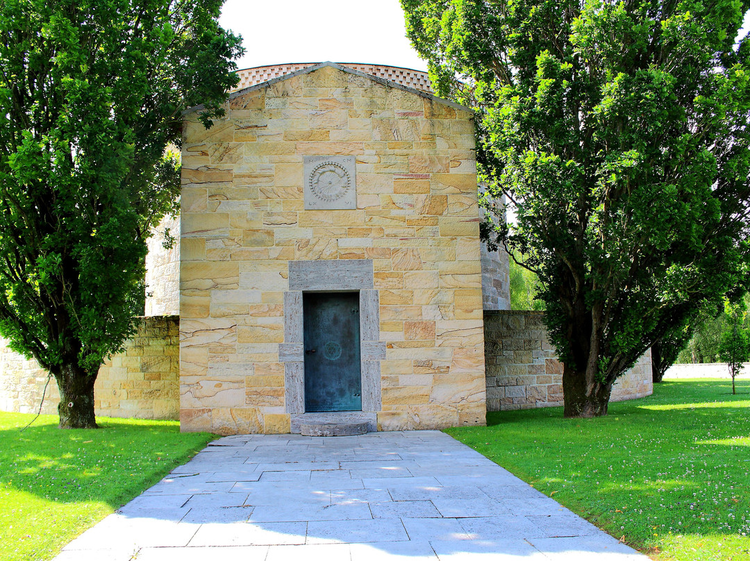 Deutscher Soldatenfriedhof Bourdon景点图片