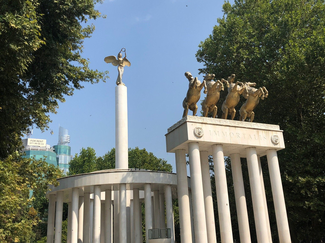 Fallen Heroes of Macedonia-斯科普里必去景点