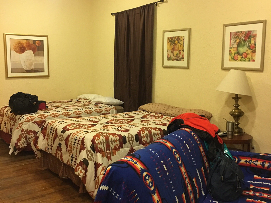 Holly Inn Suites主图