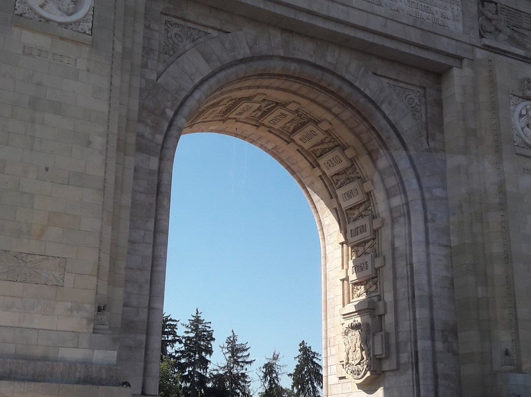 Triumph Arch (Arcul de Triumf)景点图片