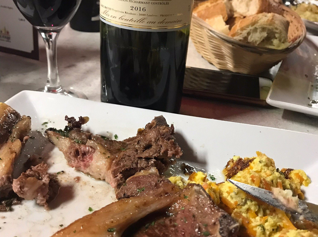 Logis Hôtel Deshors Foujanet主图