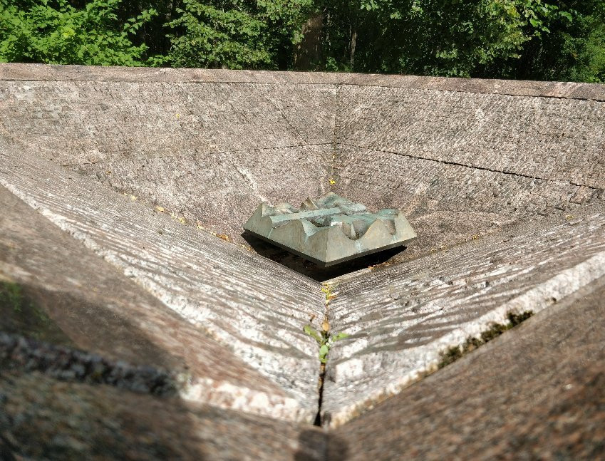 Barclay de Tolly Mausoleum景点图片