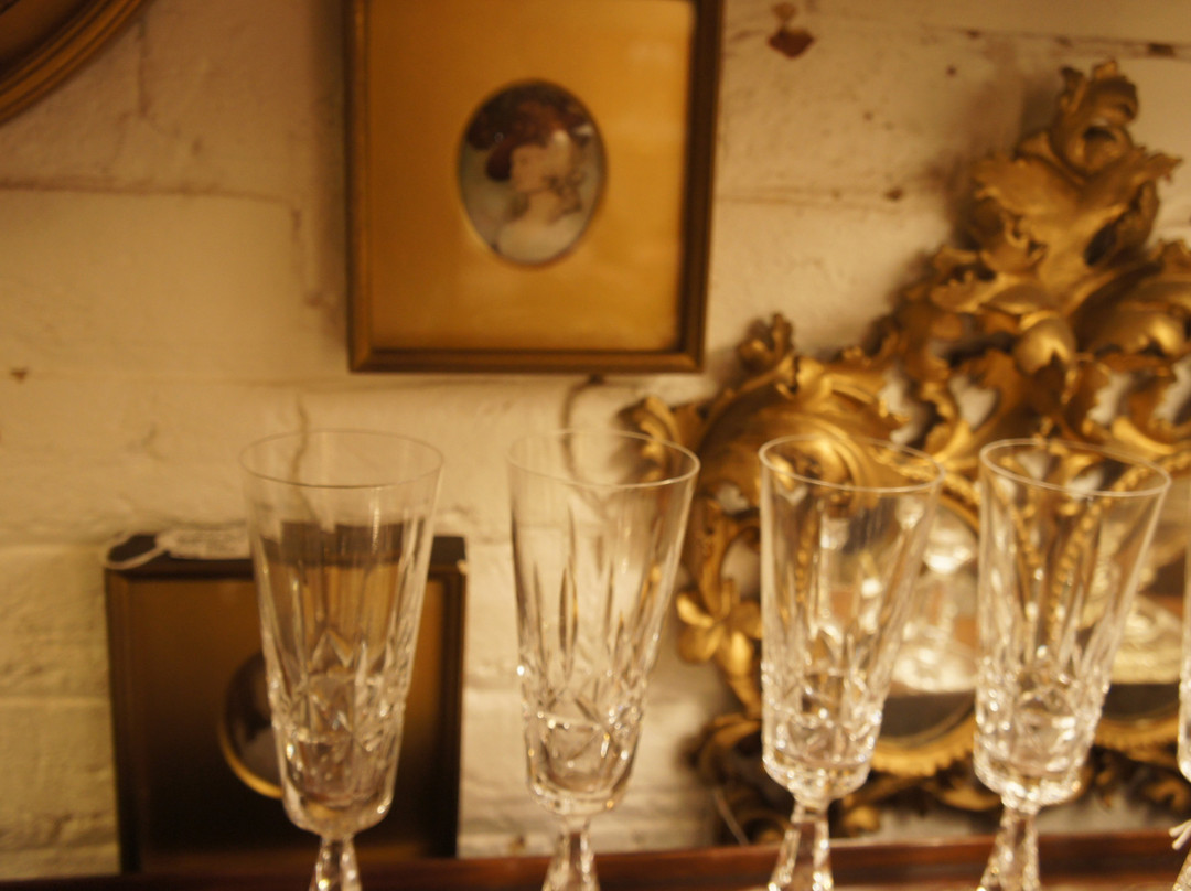 The Antiques Warehouse景点图片