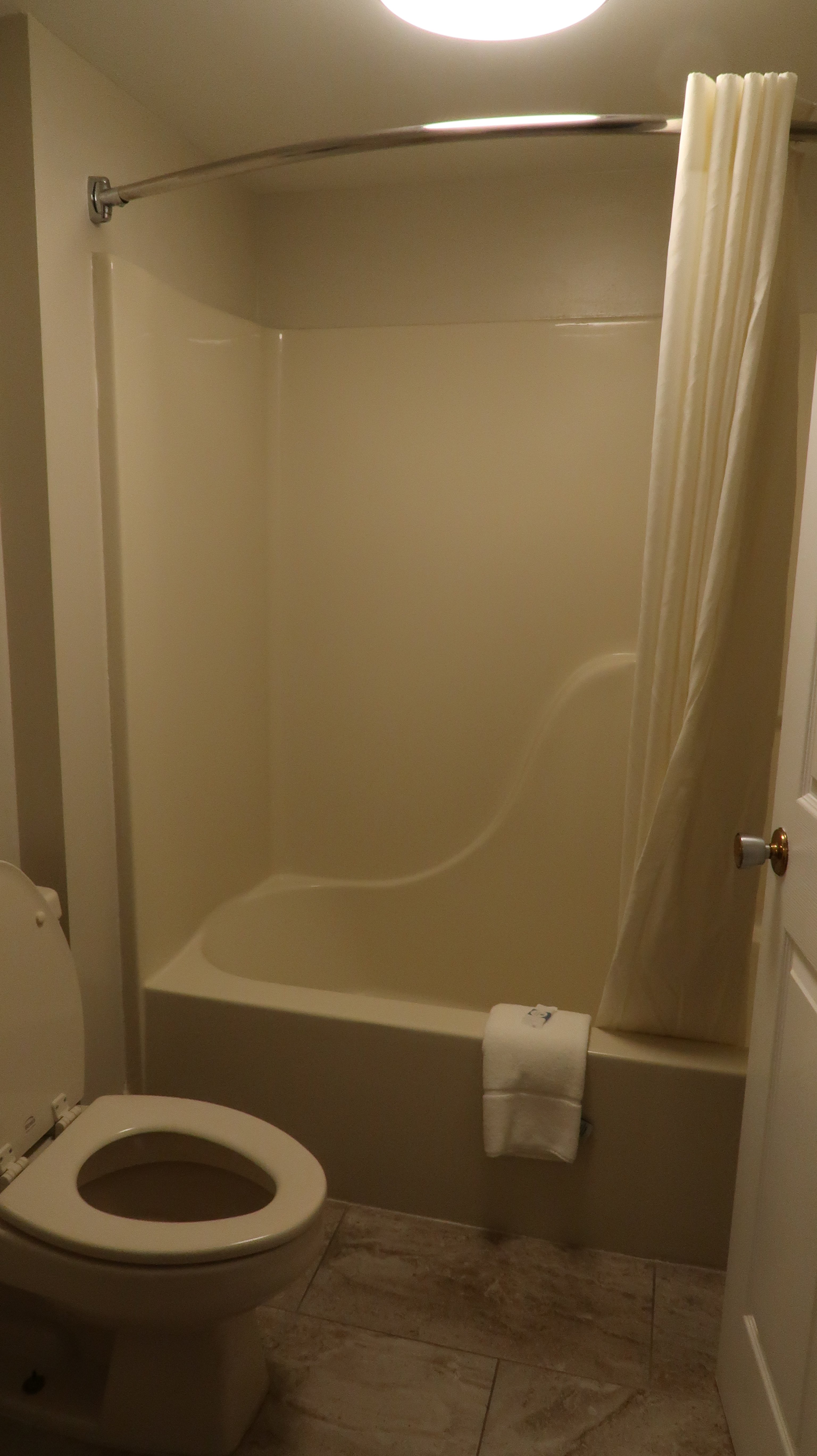 桃子树旅馆-portrait