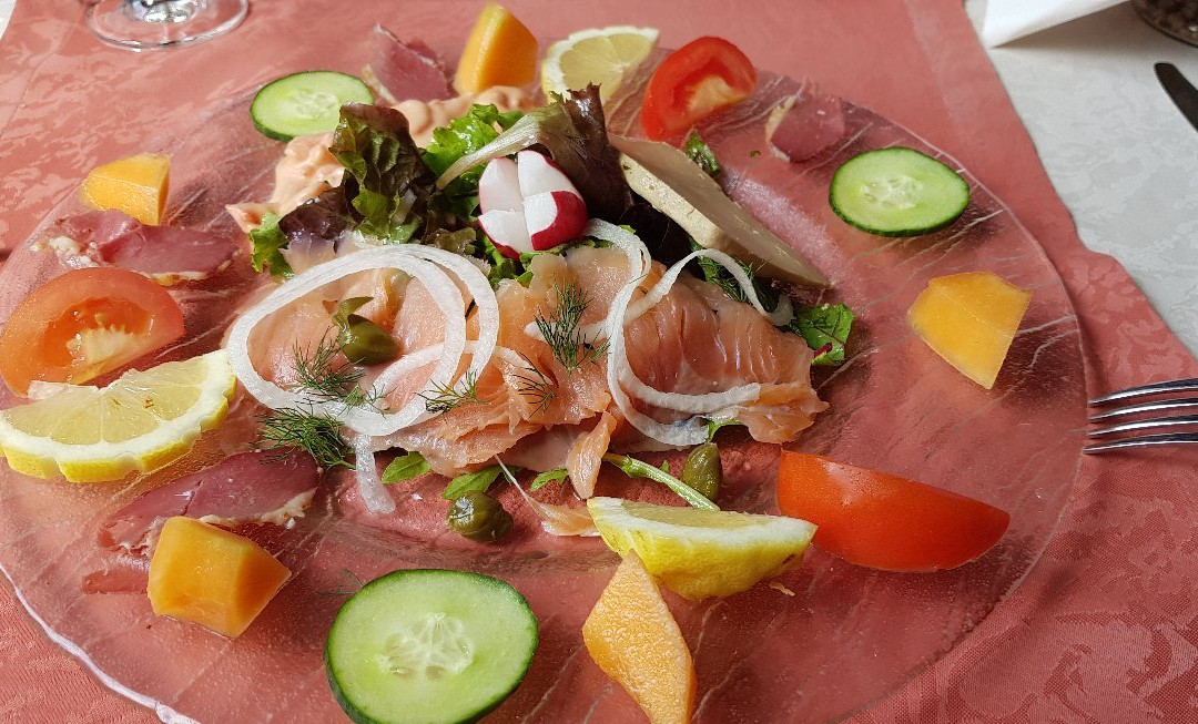 Logis Hotel  du Cygne主图