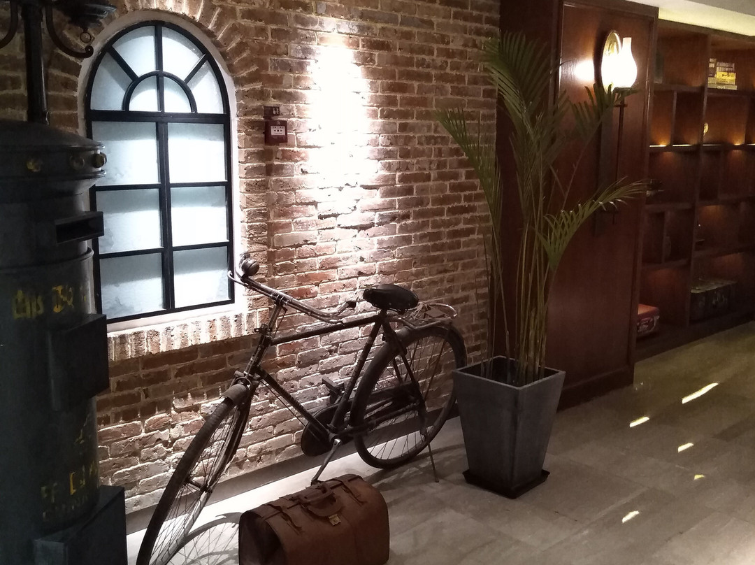 南京夜泊秦淮君亭酒店大戏院店主图