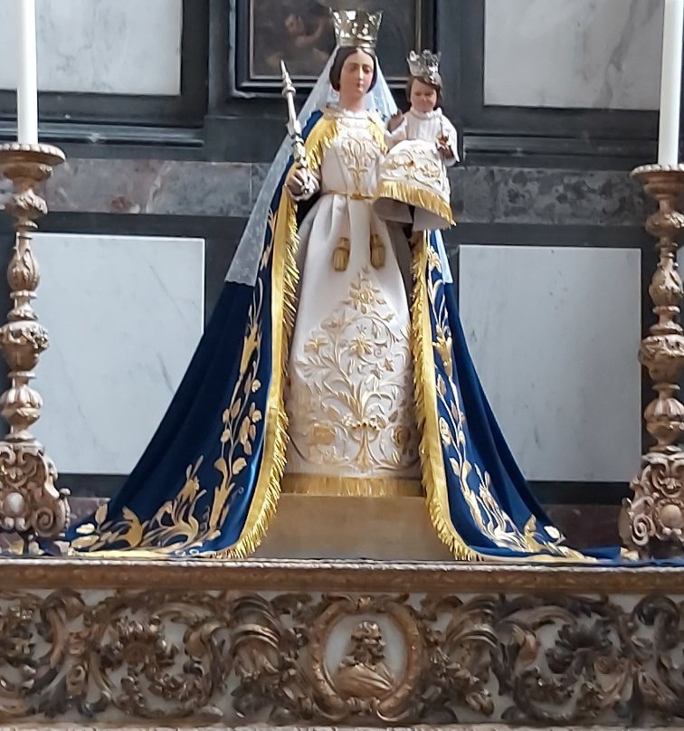 Saint Walburga Church景点图片