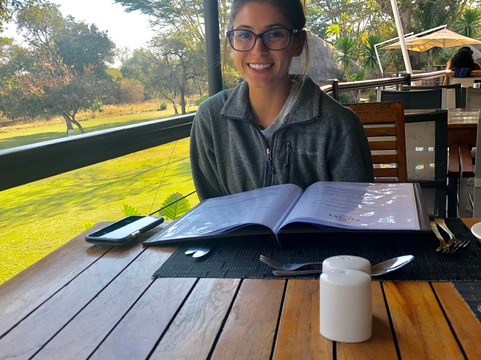 里拉依山林小屋主图