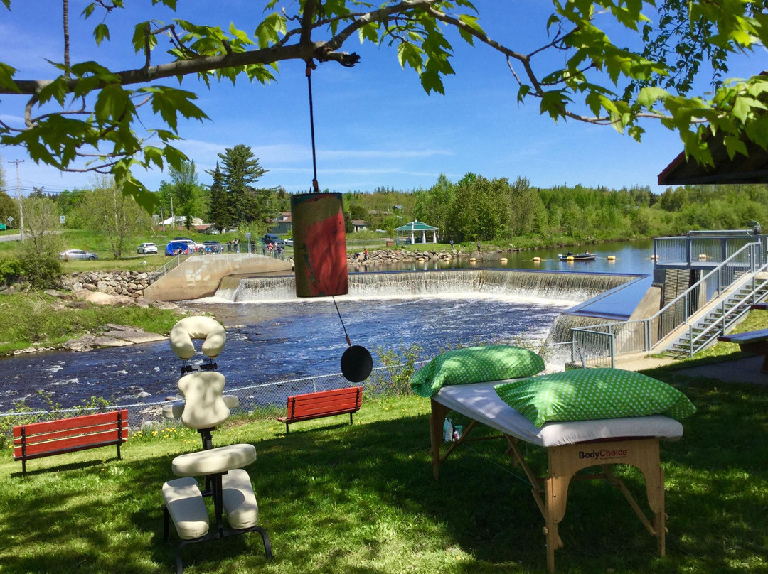 Julia Berasategui Zamora, Réflexologie  Corporelle & Art-Scotstown必去景点