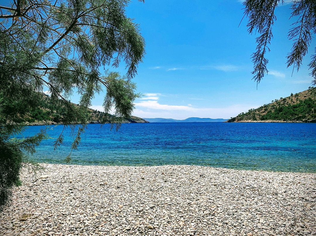 Paralia Elinta-Agios Georgios Sikousis必去景点