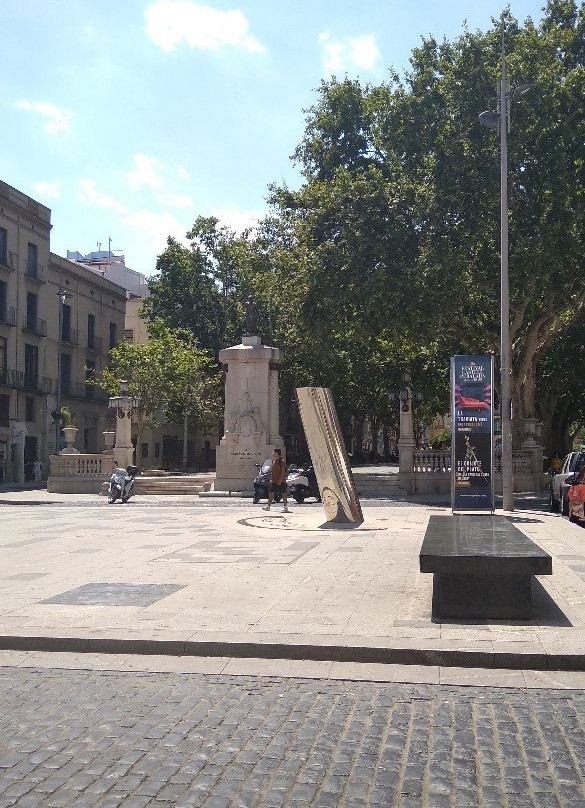 Monumento a Narciso Monturiol-菲格拉斯必去景点