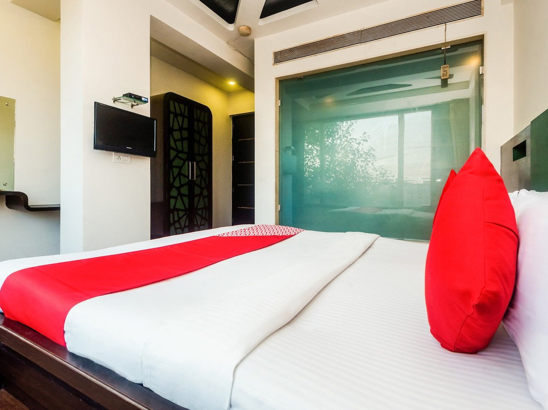 OYO 5699 Hotel Monarch Boutique主图