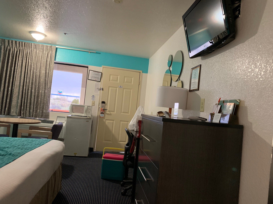 霍尔布鲁克华美达旅店主图