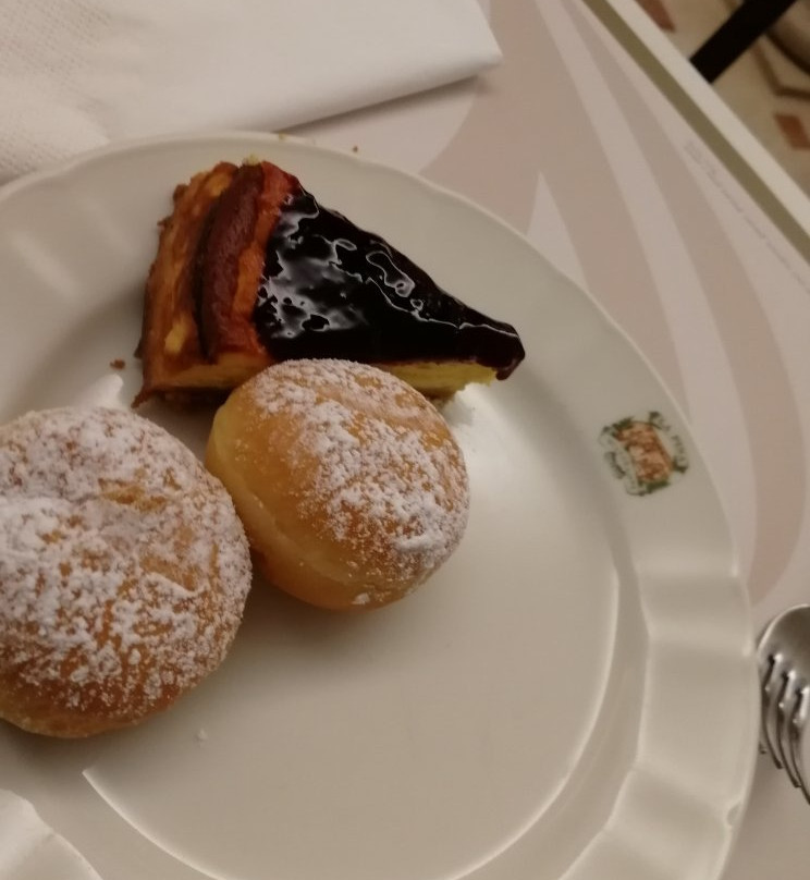 La Pina主图