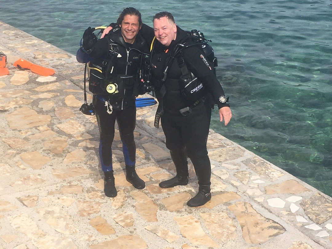 Orca Diving Center-普拉必去景点