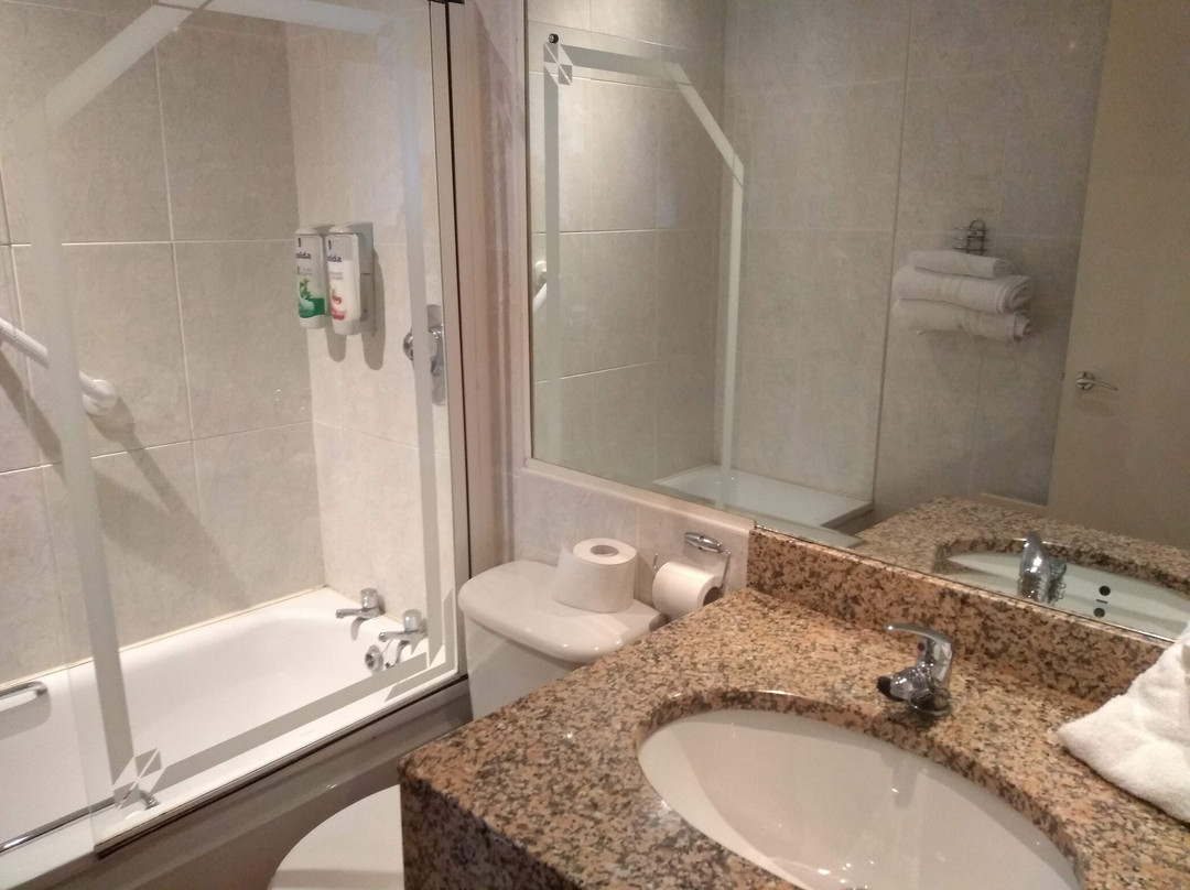 Lawlor's Hotel Dungarvan主图
