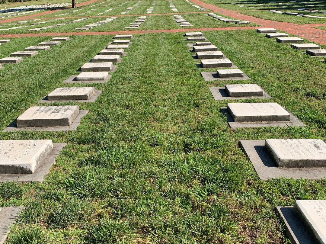 Salem God's Acre Cemetery景点图片